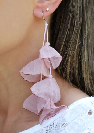 Hanging Carnations Dusty Pink Earrings - LE143