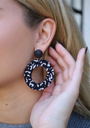 Wild Side Round Black Earrings - LE488