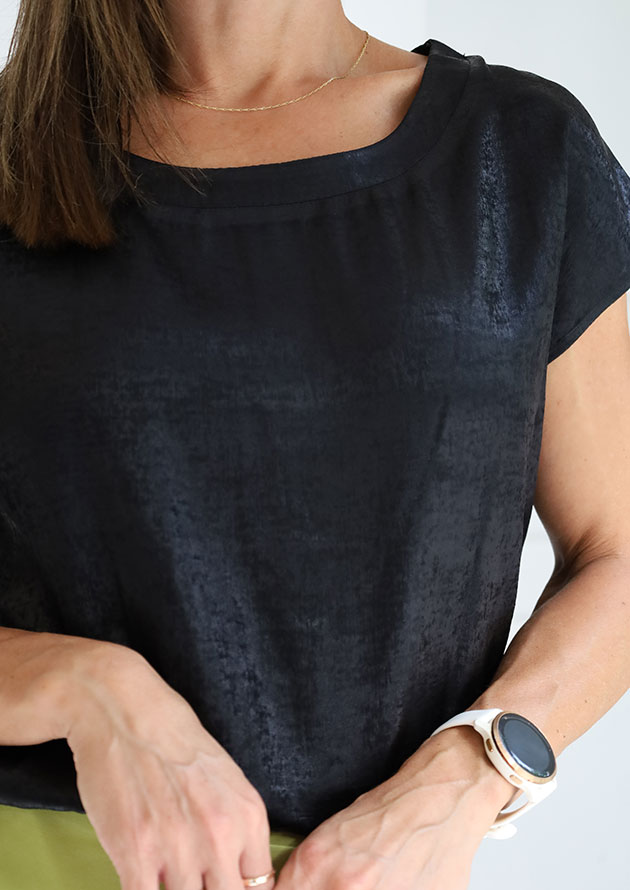 Auckland Metallic Round Neck Cap Sleeve Black Top - Image 3
