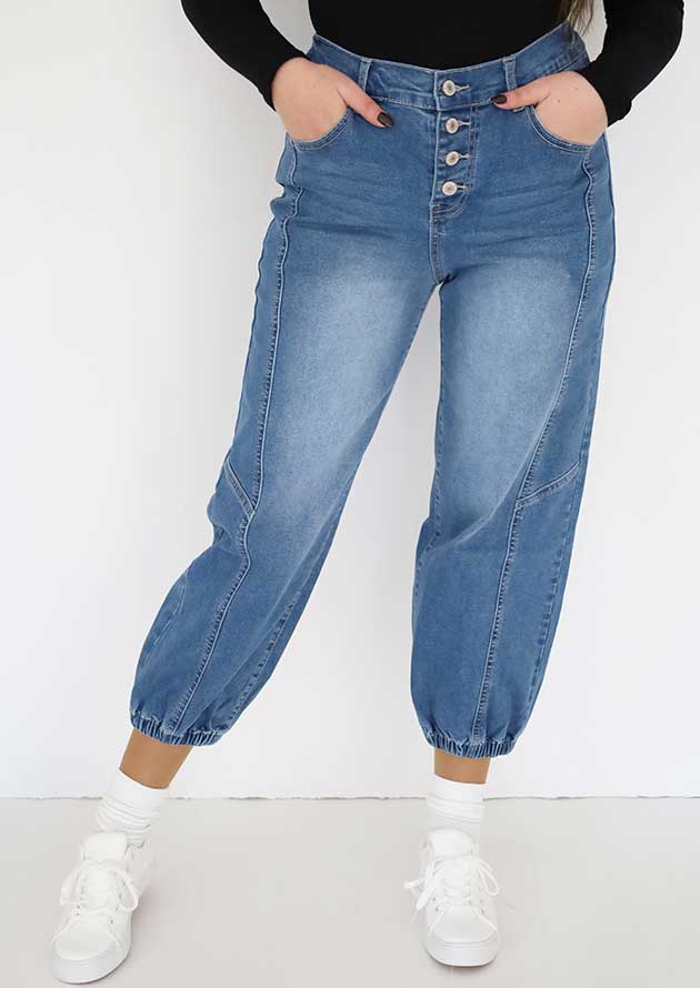 Pavlon Buttons Front Tapered Casual Loose Fit Blue Jeans - Image 3