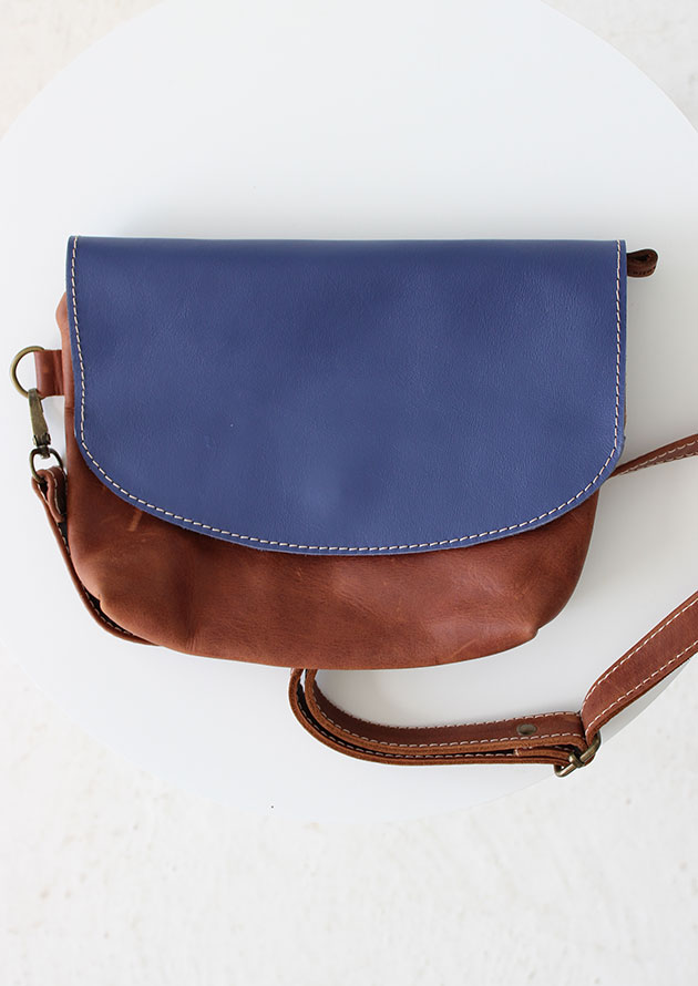 Medium Toffee Bag With Indigo Flap LF31 - Image 3